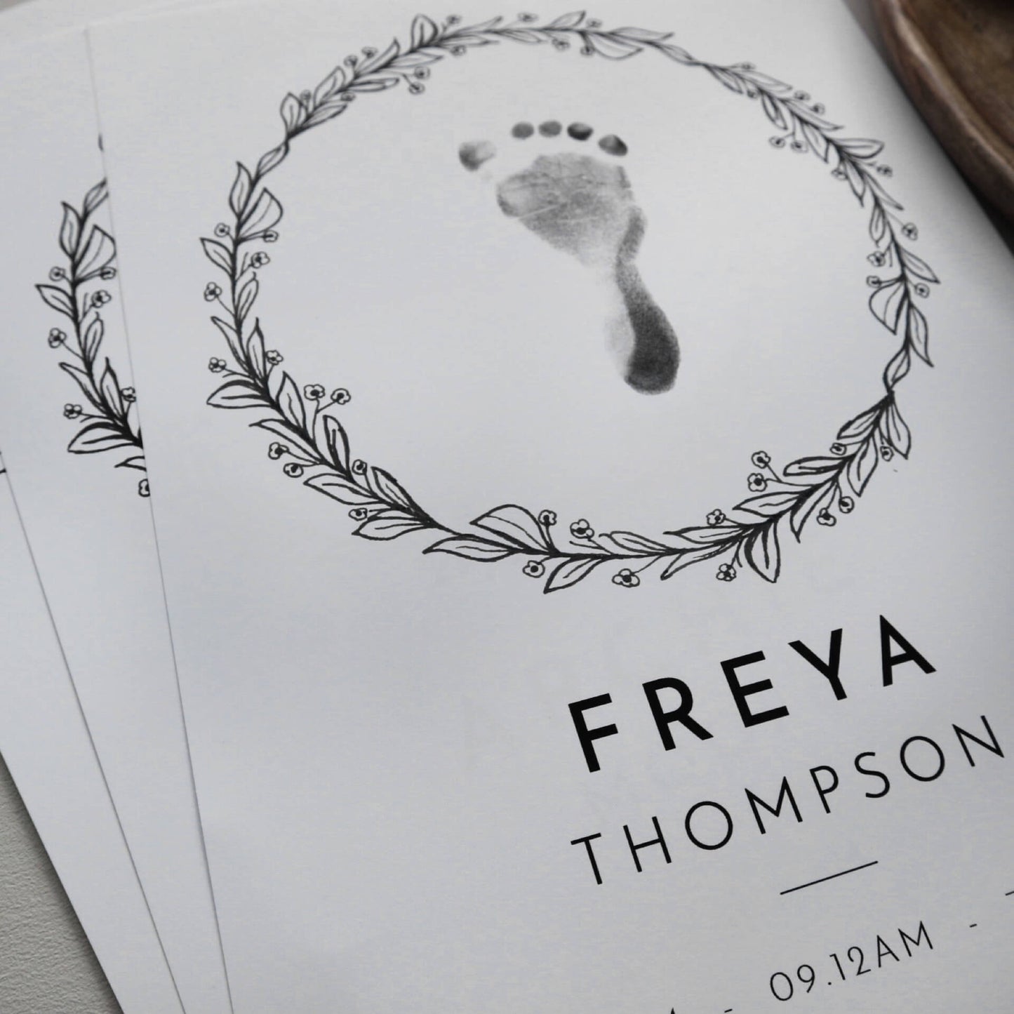 Personalised new baby print handprint/footprint kit - wreath