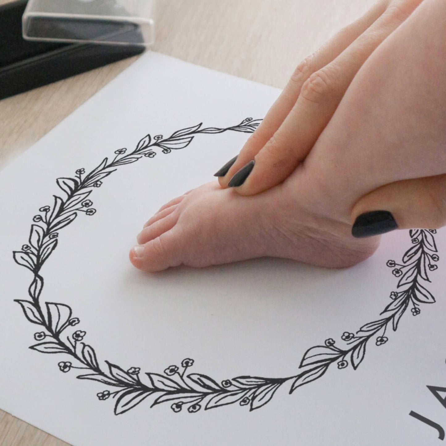 Personalised new baby print handprint/footprint kit - wreath