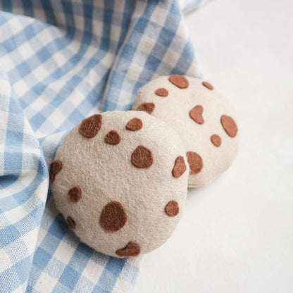 Pack of two felt chocolate chip cookies
